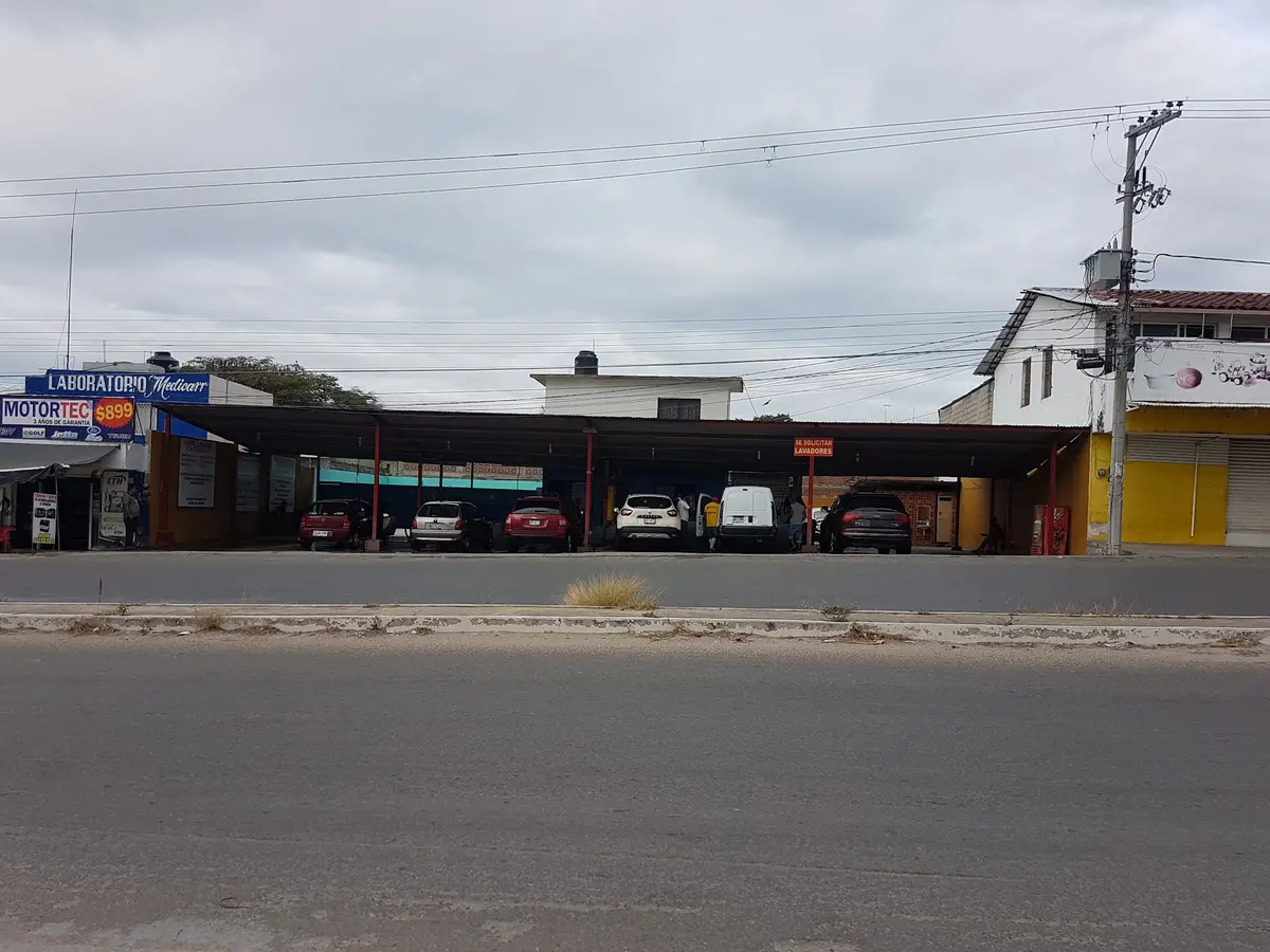 Lavado de autos "La Calzada"