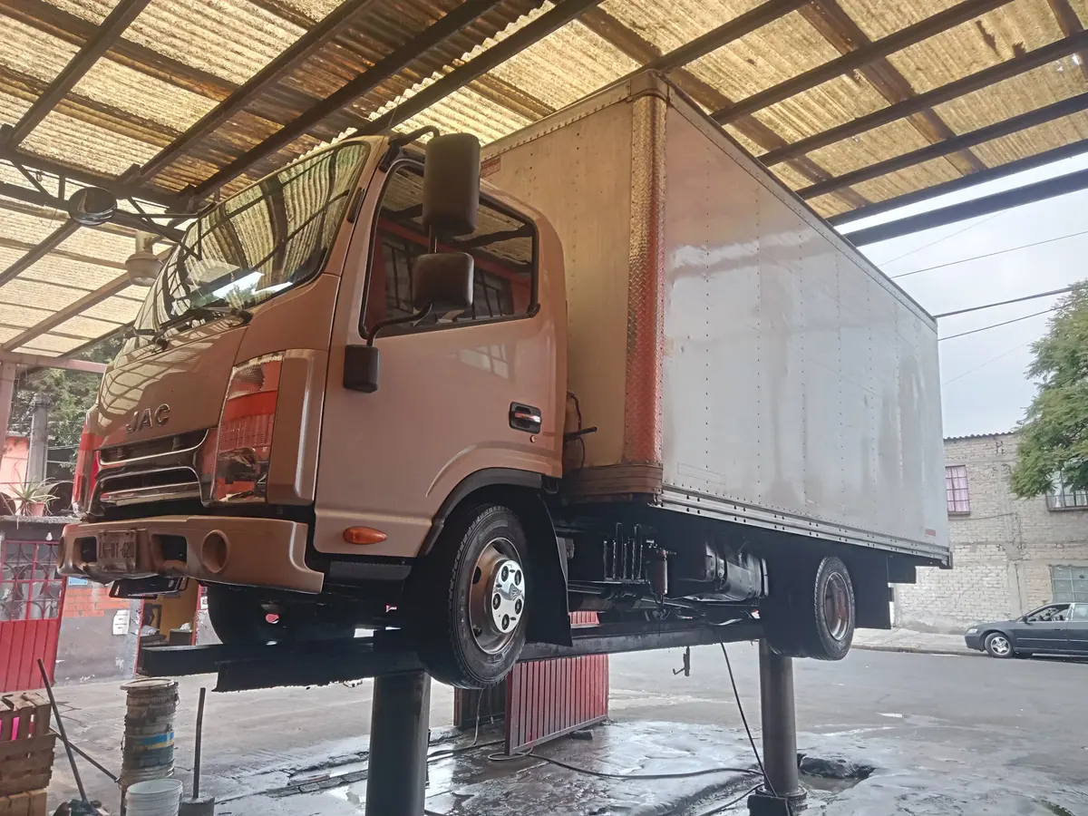 Servicio de lavado y engrasado"EL VIKINGO"