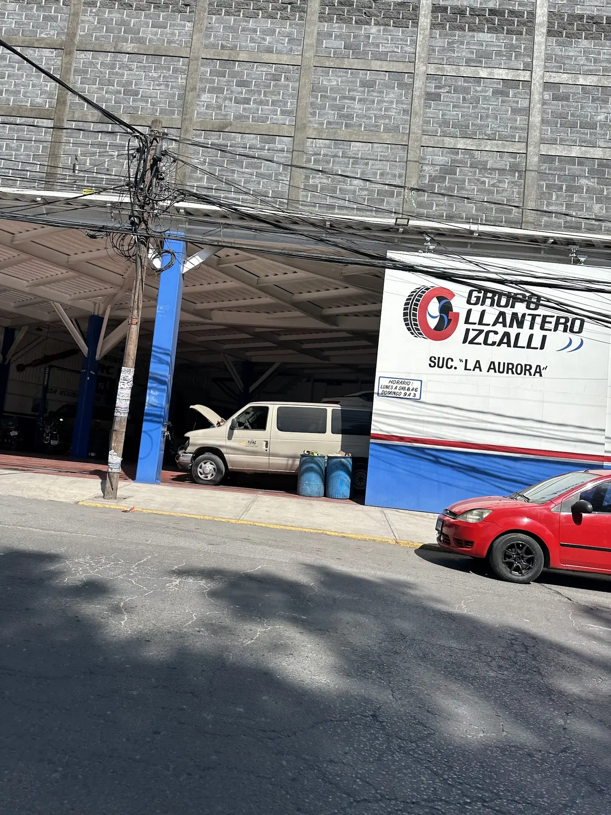Grupo llantero Izcalli Suc. Aurora