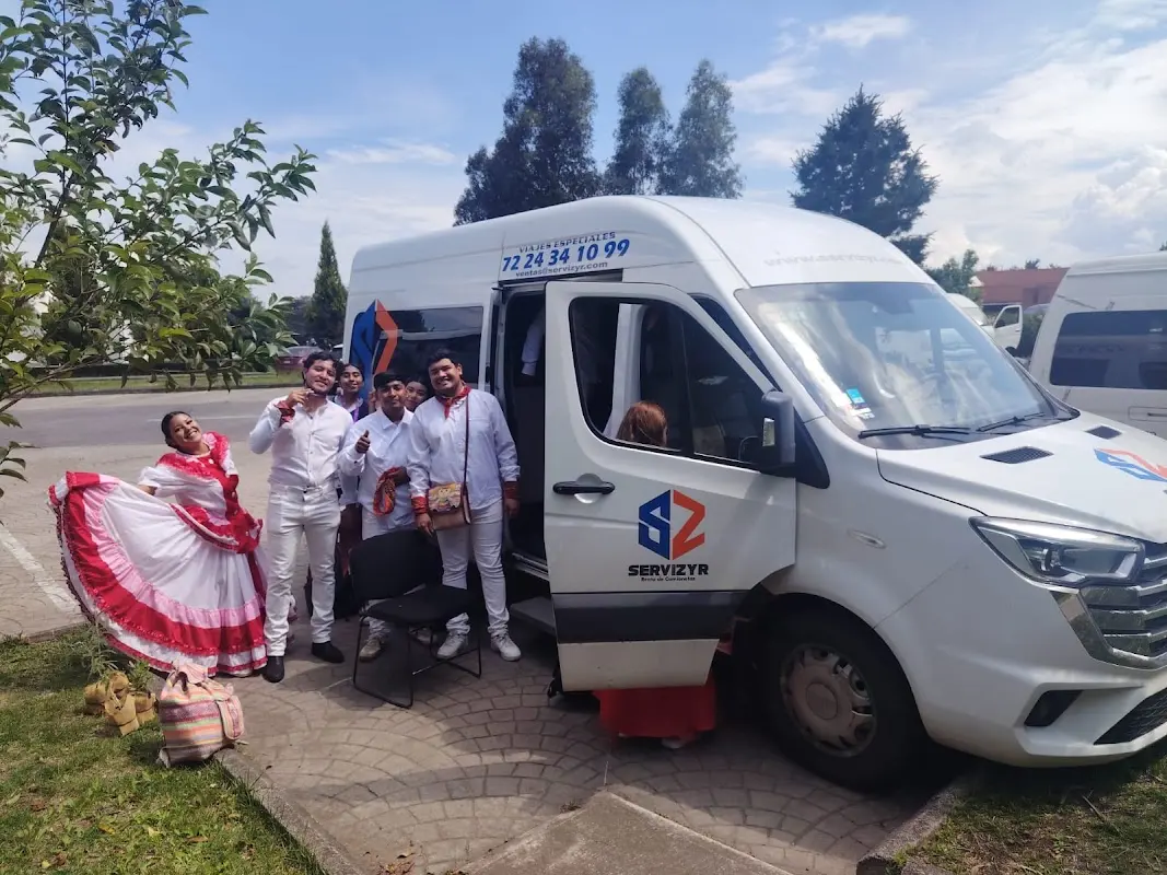 Renta De Camionetas Servizyr