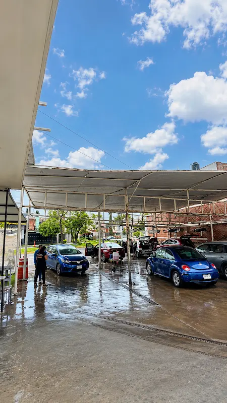Autolavado y detallado Alpha Car Wash Tabachines