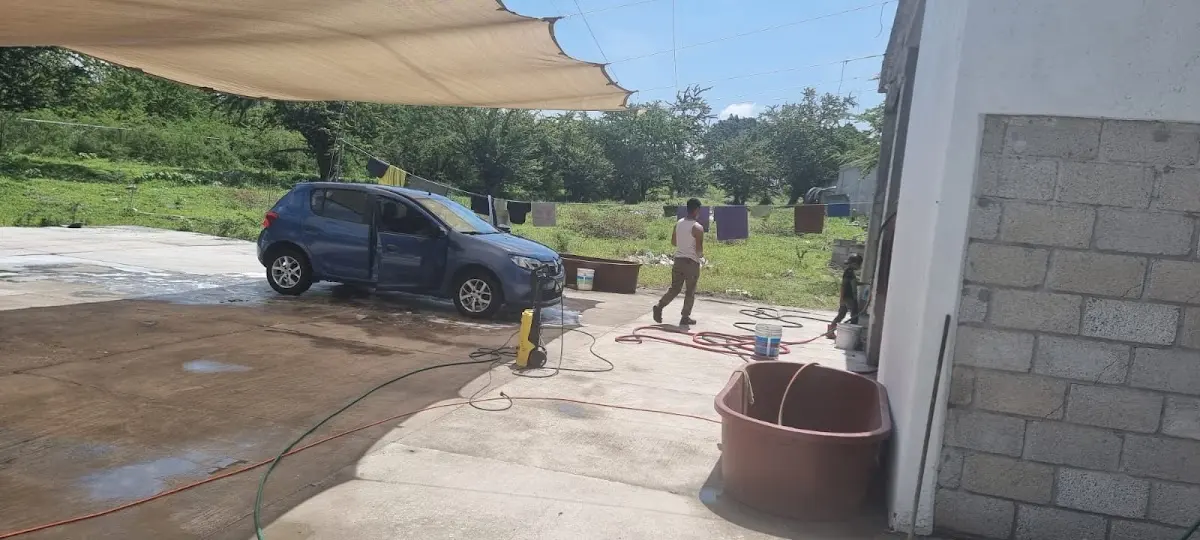 Estética y autolavado "Super Rally Car Wash"