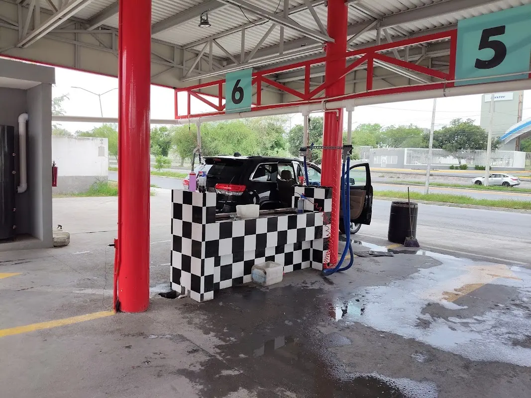 D'Luxe Car Wash