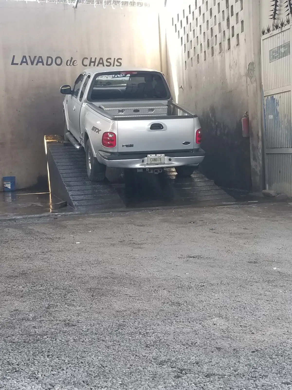 Lavado y Engrasado San Jose (Car Wash)