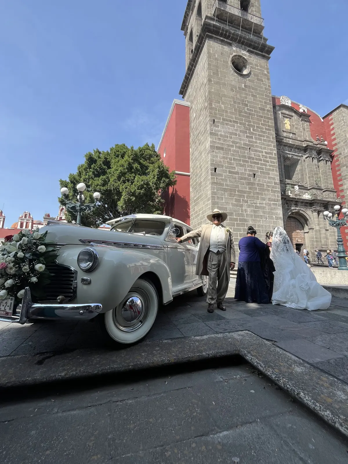 Renta de autos para XV años y Bodas