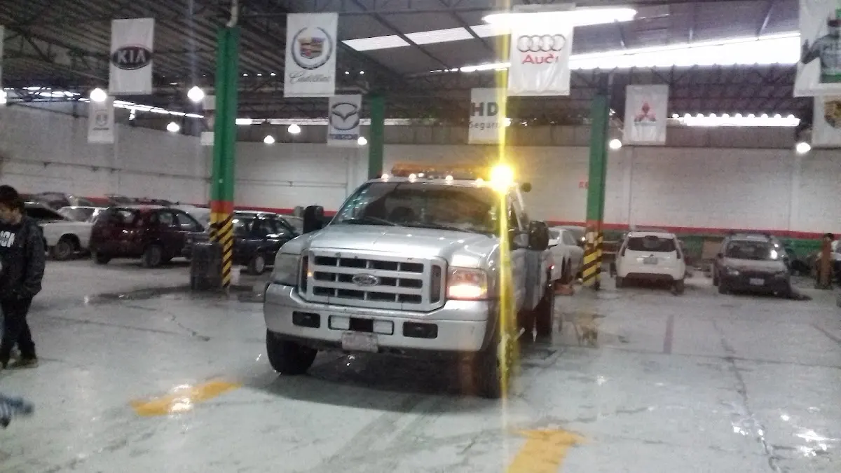 Gruas 24/7 Titos
