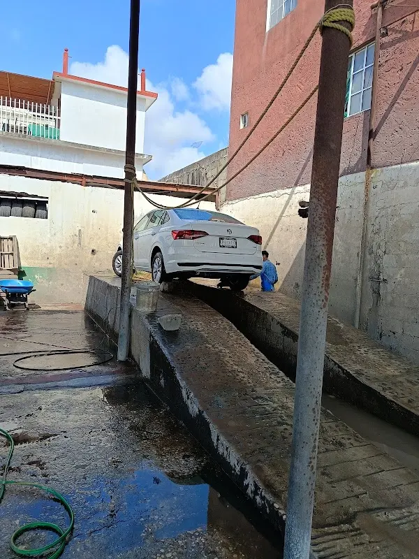 Lavado y Engrasado Los Cuates