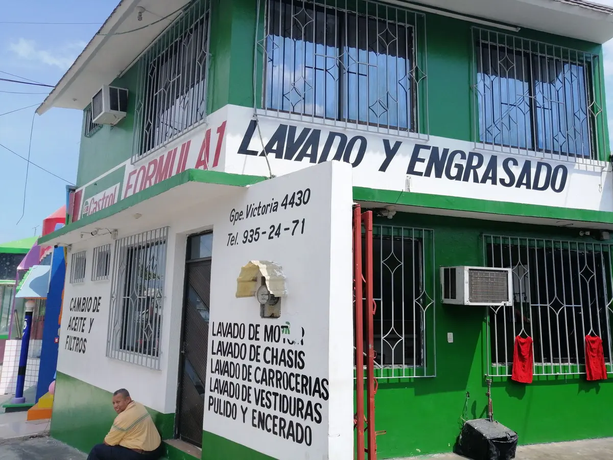 Autolavado y engrasado "Fórmula 1"