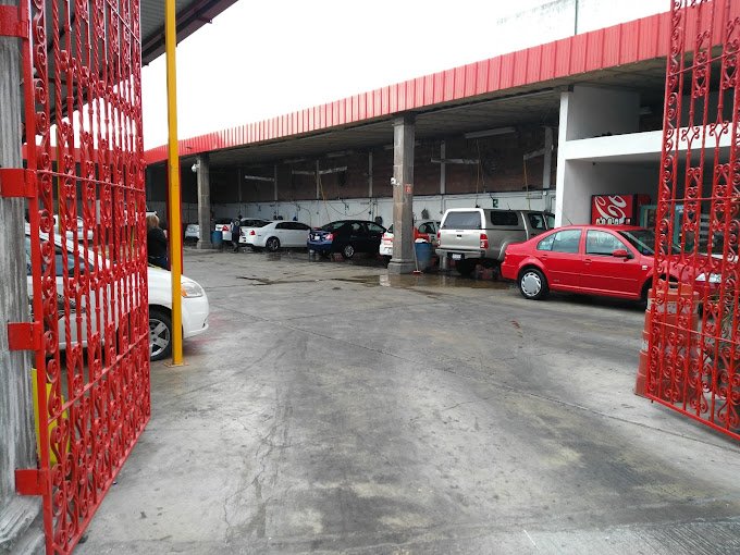 Estacionamiento Y Autolavado