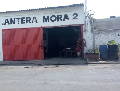 Llantera Mora 2